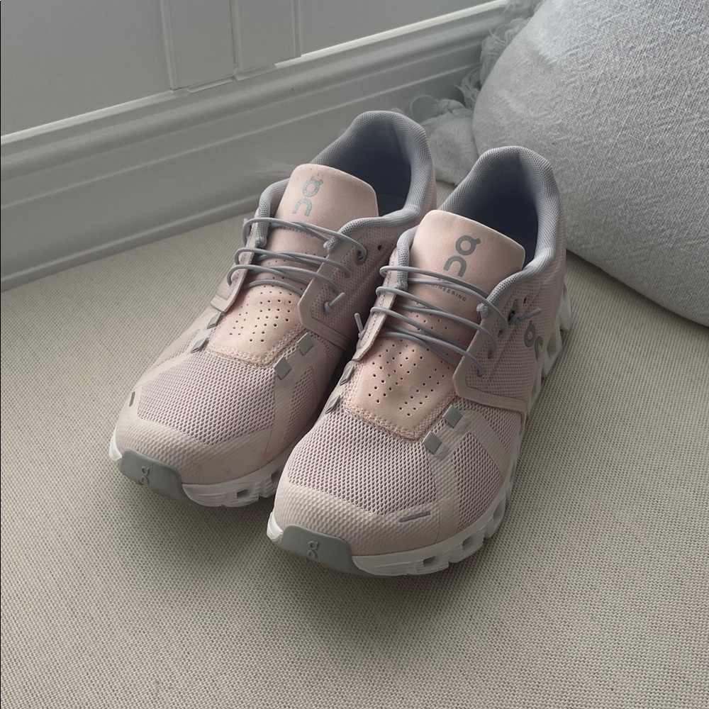 On Running Women's Soft Pink Sneakers